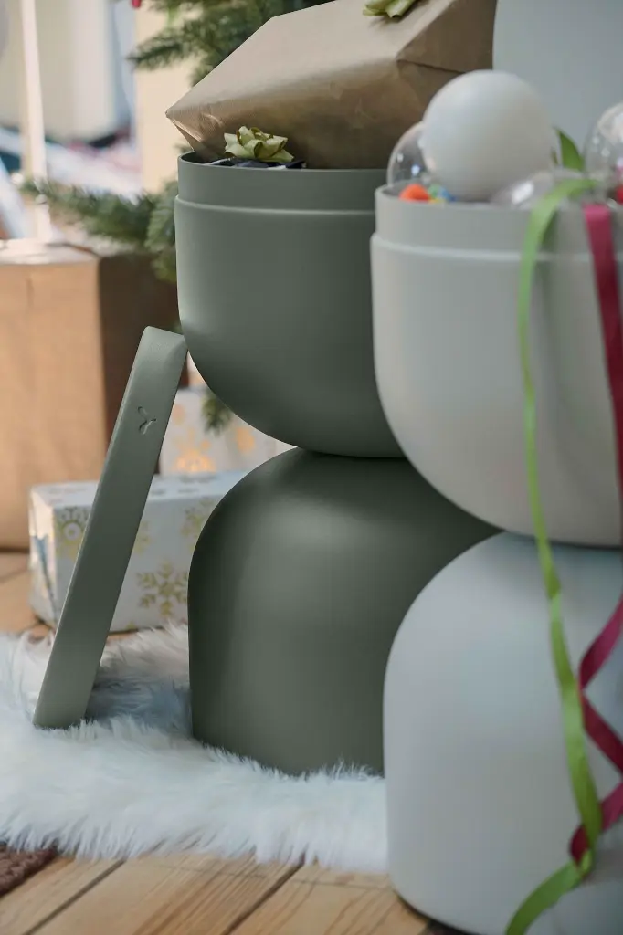 PIAPOLO_ROMARIN_GRIS_ARGILE_INDOOR_NOEL2023_LYON_SEBASTIEN_EROME_BD.webp