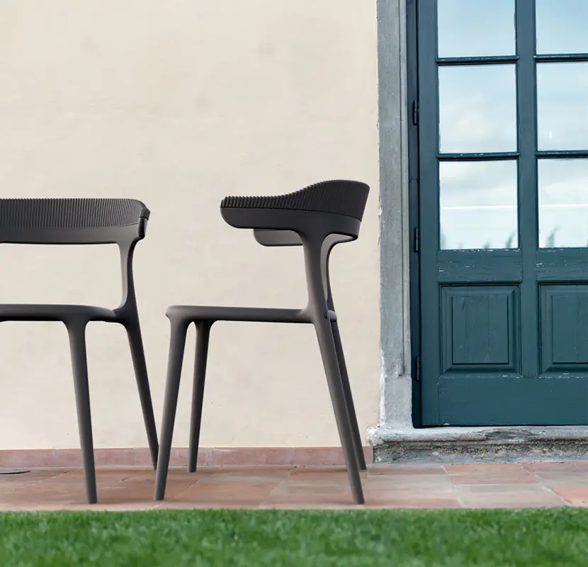 1689264111_stack-white-black-outdoor-garden-restaurant-copy.webp